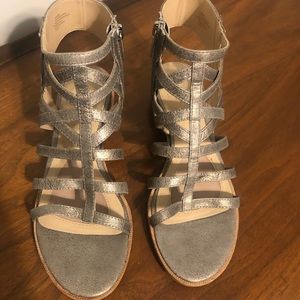 Women’s Flat Sandals